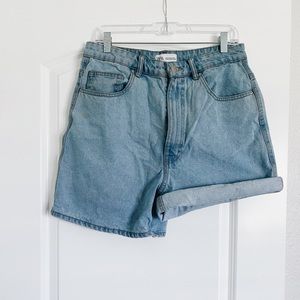 Zara, High Rise, Mom fit, Jean shorts light wash